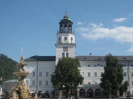 Mozartplatz 1 - Neue Residenz - Glockenspiel