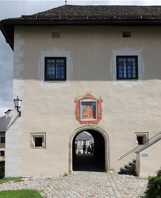 Dom, Kapitelhaus mit Torbogen