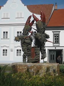 Hauptplatz, Plastik Haderer von Daniel Spoerri 2009