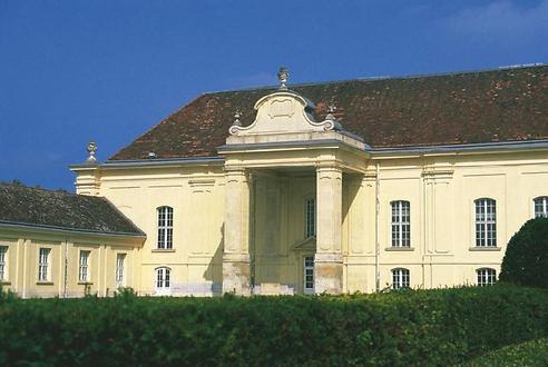 Schloss Laxenburg, Seitenflügel