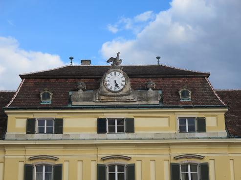 Schloss Laxenburg, Schlossuhr