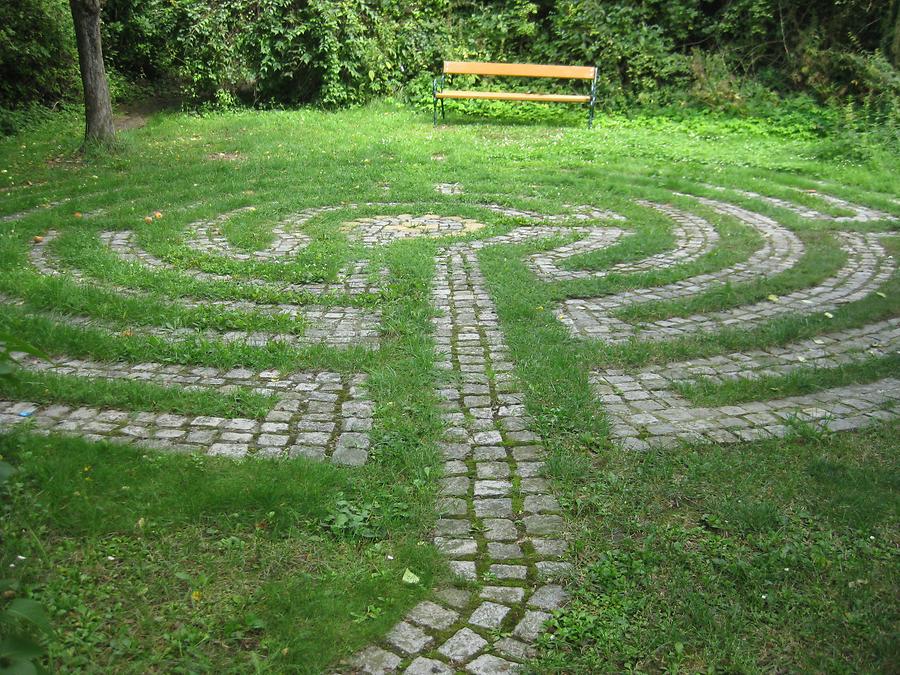 Katholisches Jugendzentrum, Labyrinth