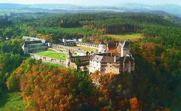 Schloss_Rosenburg_von_oben.jpg