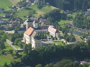 Blick auf ehem. Augustiner-Chorherren-Stift