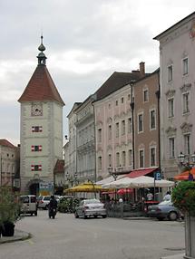 Stadtplatz mit Ledererturm