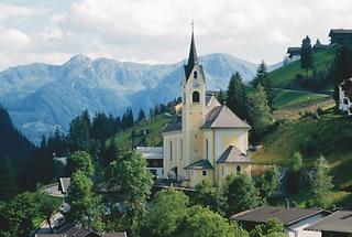 Ort mit Kirche