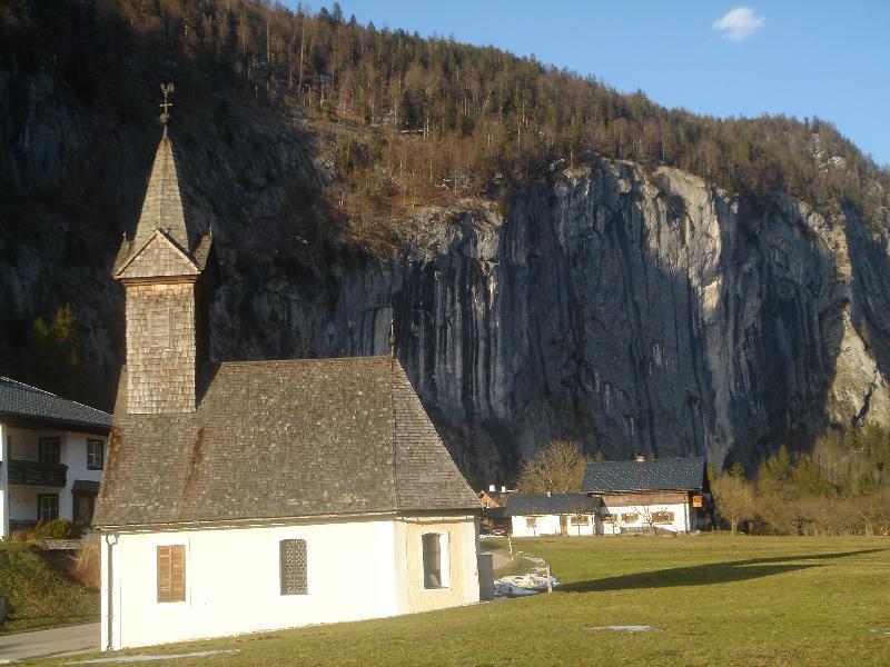 Gössl, Raphael-Kirche