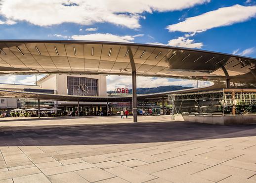 Hauptbahnhof Golden Eye