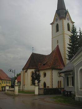 Die Kirche von Hitzendorf (Blick von Nordosten), Foto: Liuthalas. Aus: Wikicommons 