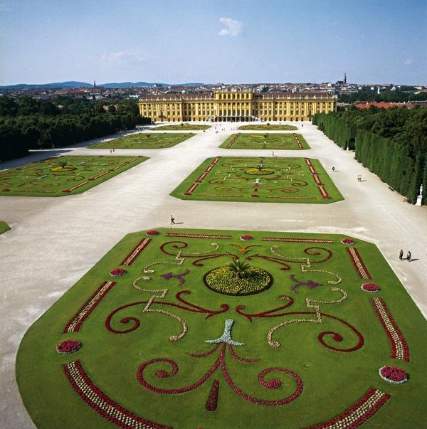 Schönbrunn mit Garten