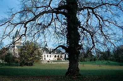 Blick vom Park Grafenegg auf das neugotische Schloss. Photographie. 2000., © IMAGNO/Gerhard Trumler