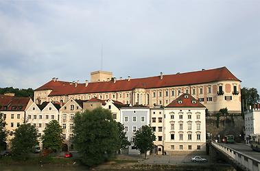 Schloss Steyr, Foto: Christoph Waghubinger (Lewenstein). Aus: WikiCommons 