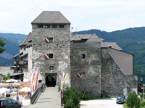 Burg Oberkapfenberg Frontansicht