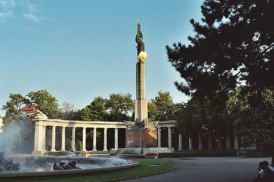 Befreiungsdenkmal, Russendenkmal