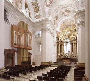 Der deutsche Bildhauer Ulrich Rückriem gestaltete den neuen Altar (Gesamtkoordination der Restaurierungsarbeiten: Erika Thümmel), Foto: Paul Ott/Archiv Basilika Mariazell