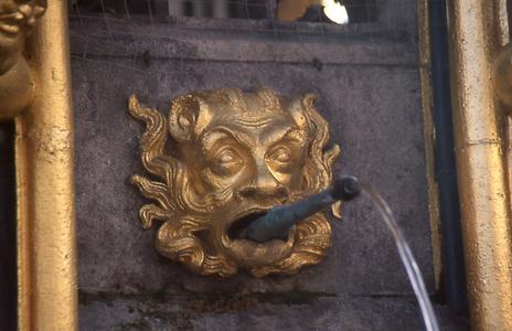 Schöner Brunnen, Details