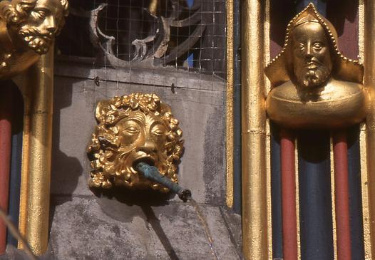 Schöner Brunnen, Details