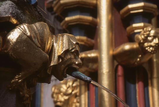 Schöner Brunnen, Details