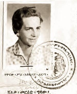 Lore Trenklers Foto in einem Ausweis