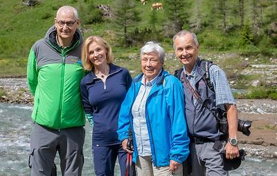 Entscheidender Einsatz: Wolfgang Retter, seine Frau Erika, Theresia Hartig von den 'Kalser Frauen' und Carl Manzano, ehemaliger Direktor des Nationalparks Donauauen (v. r. n. l.)