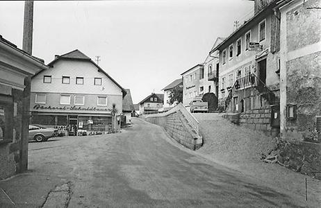 Kopfing mit autogerechter Dorfstraße