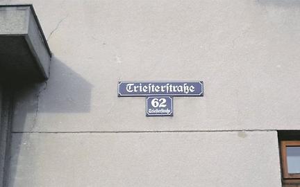 Triesterstraße-Schild