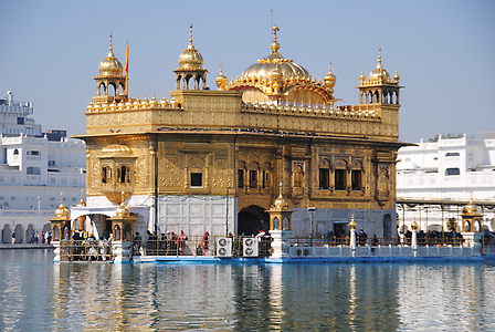 The Golden Temple of Amritsar – Gurdwara as Gateway to the Guru