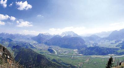 Panoramafoto von Pendling aus mit Blick auf das Kaisergebirge und Kufstein