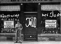Antisemitische Parolen auf einem jüdischen Geschäft in Wien