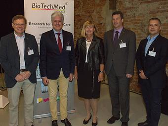 Gemeinsame Forschung am Standort: BioTechMed-Koordinatoren Rudolf Stollberger und Harald Mangge, Uni-Rektorin Christa Neuper, TU-Vizerektor Horst Bischof, Markus Steppan, BioTechMed-Koordinator für die Uni Graz (v.l.), Foto: © BioTechMed-Graz