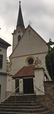 Eingang zur Kirche