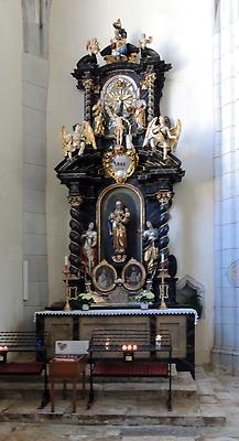 Nordseitiger barocker Seitenaltar