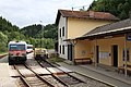 Triebwagen Reihe 5047 im Bahnhof Neufelden