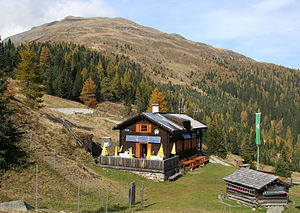 Winklerner Hütte, im Hintergrund der Straßkopf