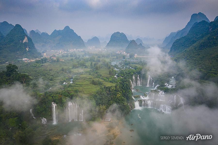 Detian Falls, China-Vietnam, © AirPano 