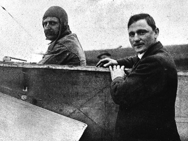 Louis Blériot (links) und Alessandro Anzani. (Foto: Allgemeine AutomobilZeitung, 1.8.1909)