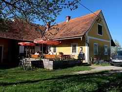 Ein passender Ort für den Auftakt: das sehr ursprüngliche Gasthaus Saulauf. (Foto: Martin Krusche)