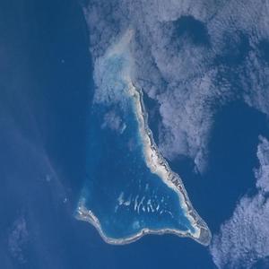 Das Tarawa-Atoll in Kiribati aus der Perspektive eines Satelliten. Der steigende Meeresspiegel ist eine ernsthafte Gefahr für die abgelegene pazifische Nation