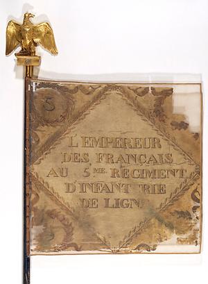 Anlässlich der Krönung Napoleons zum 'Kaiser der Franzosen' erhielten am 5. Dezember 1804 sämtliche Truppenteile der französischen Armeen neue Fahnen und Standarten. Diese Standarte des 2. kaiserlich französischen Dragonerregiments Nr.15 ist im Museum ausgestellt.