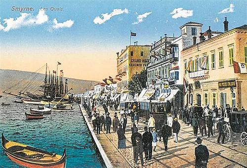 Der Hafen von Smyrna auf einer alten Postkarte aus dem Jahr 1910