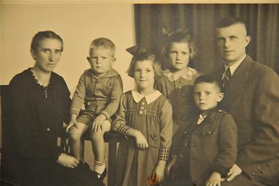 Hugo und Maria Paterno mit ihren Kindern.