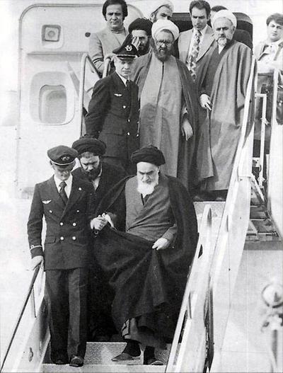 Am 1. Februar 1979 landetet Khomeni, aus Paris kommend, auf dem Flughafen Teheran.