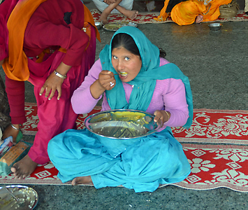 Nur Metallgeschirr gewährleistet für Nicht-Sikhs rituelle Reinheit