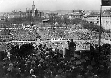 Adolf Hitler am Heldenplatz