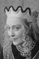 Käthe Dorsch als Fürstin von Tirol in 'Ulrich von Lichtenstein' von G. Hauptmann am Burgtheater 1939., © Öst. Inst. f. Zeitgeschichte, Wien - Bildarchiv, für AEIOU