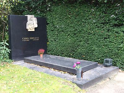 Ehrengrab Curd Jürgens` am Zentralfriedhof