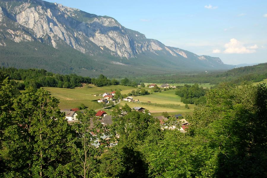 Südlicher Abhang des Dobratsch mit dem Gailtal