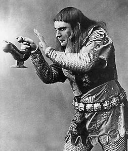 Friedrich Mitterwurzer als Richard III. im gleichnamigen Drama von W. Shakespeare. Foto., © Copyright Bildarchiv der Österreichischen Nationabibliothek, Wien, für AEIOU.