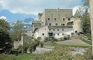 Nauders: Burg Naudersberg., © Copyright Verlag Christian Brandstätter, Wien, für AEIOU.