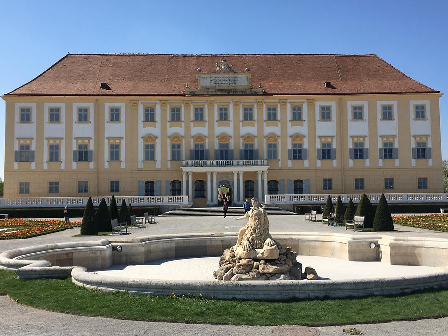 Schloss Hof, Ostseite